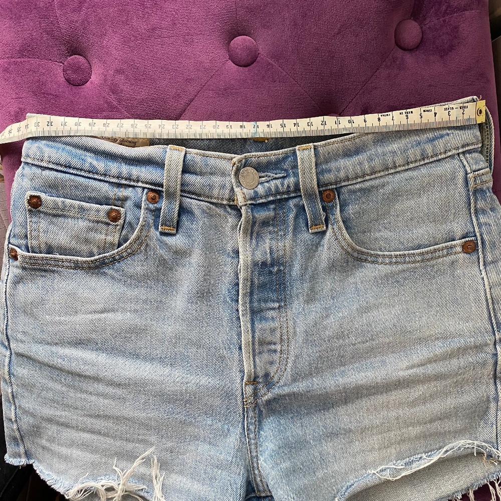 ARITZIA LEVI'S Premium 501 Shorts Light Wash Size 25 - Picture 10 of 10